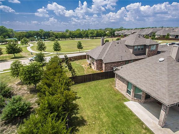 3rd image of 5325 Grovewood Dr