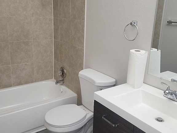 2nd image of 1500 Hialeah Dr APT A