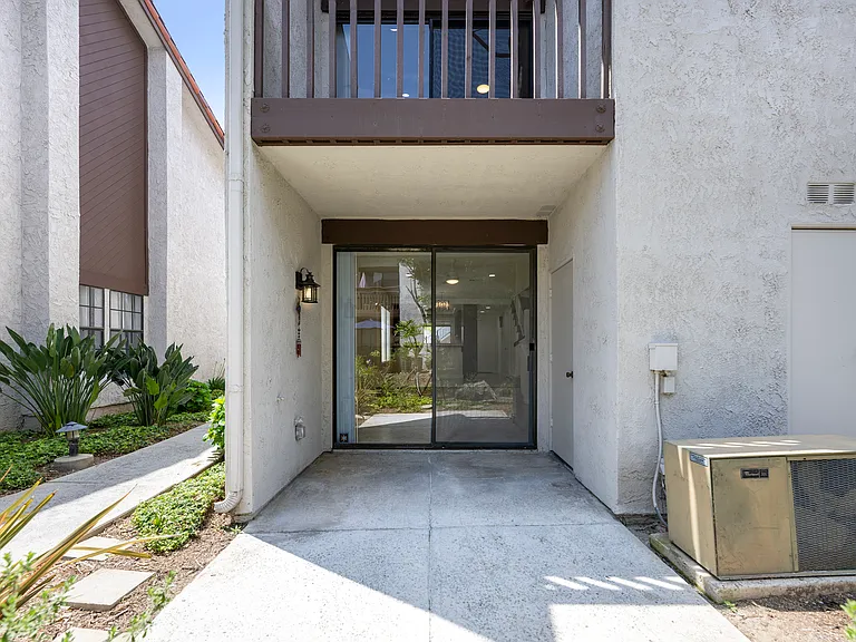 319 Molokai Dr — Photo 35