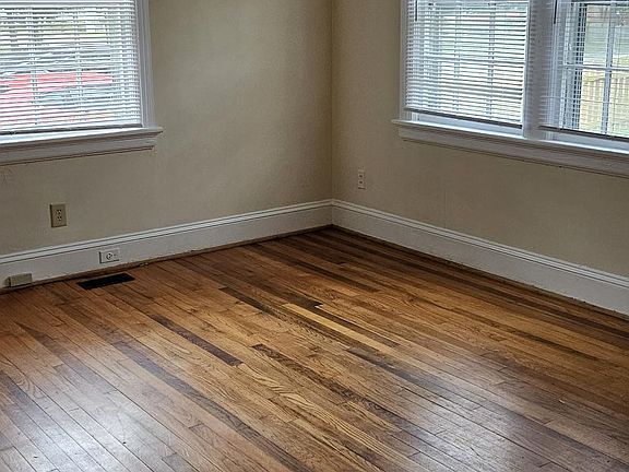2nd image of 844 S Pine St