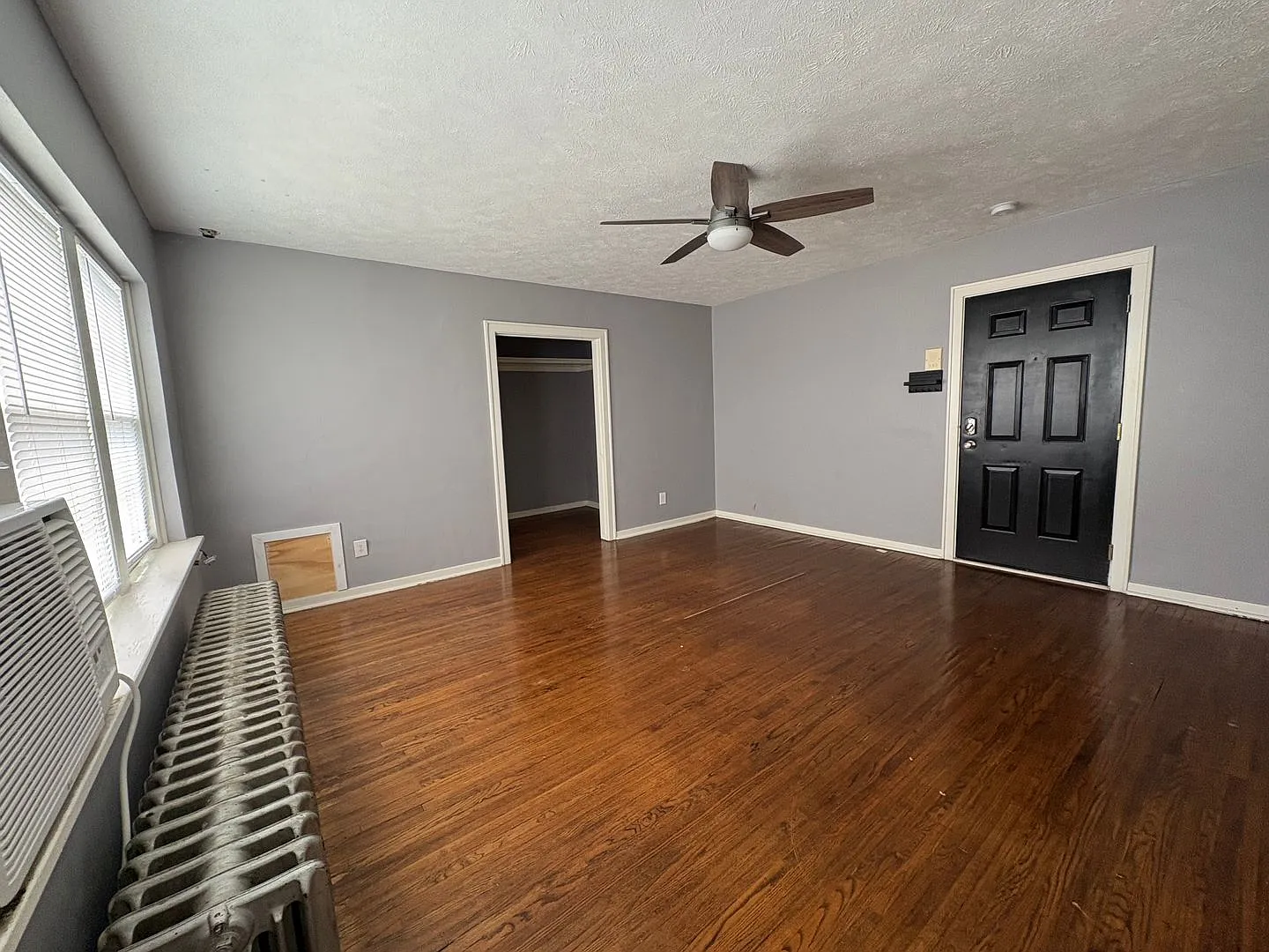 648 S 12th - 12H Apartments — Photo 4
