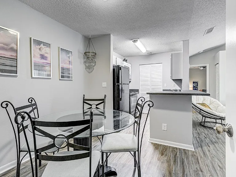 2393 Continental Ave #B13 — Photo 8