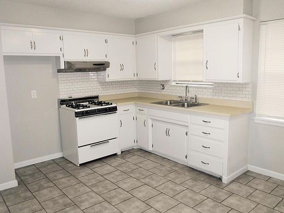 3rd image of 2505 Trigg Dr