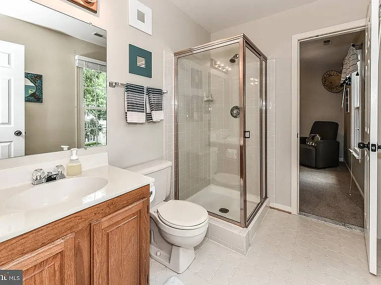 7910 Oak Hollow Ln — Photo 21