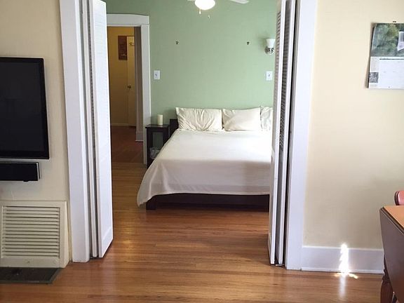 4th image of 4120 Lincoln Ave