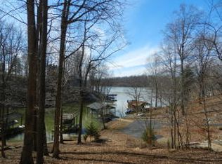 1060 Adams Ln, Moneta, VA 24121