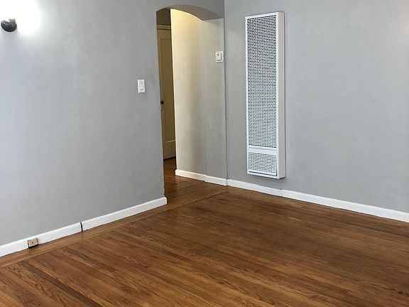 3rd image of 960 El Camino Real APT 3