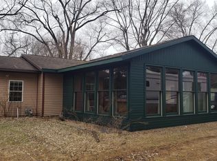 411 S 11th St, Oquawka, IL 61469