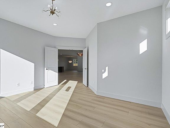 5th image of 119 Jamison Rd