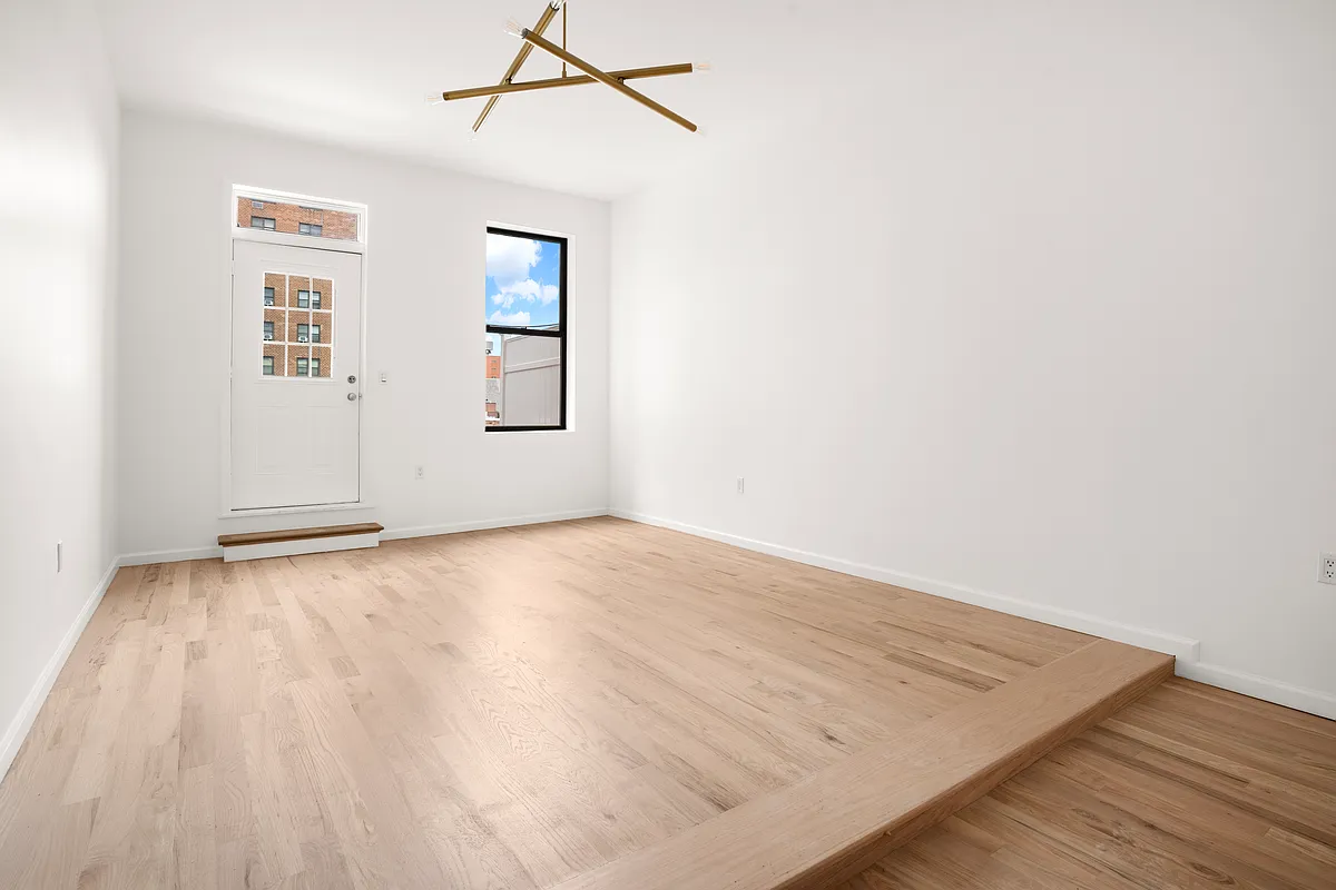 Building Photo - 452 5th Ave #2R