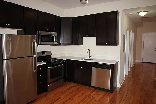2540 W Augusta Blvd #1R Photo 1