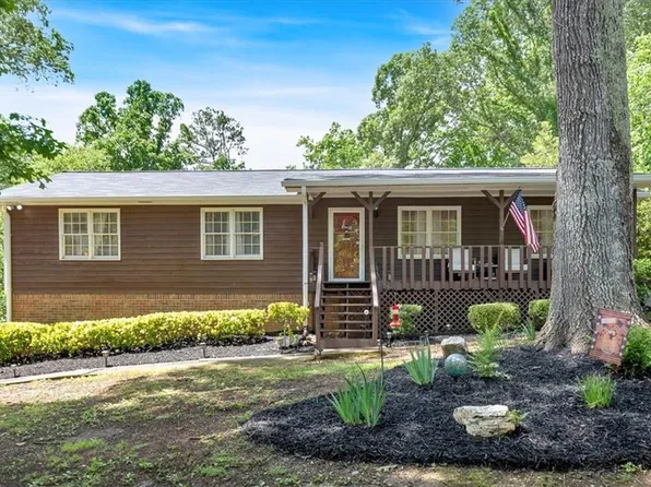 6863 Recreation Ln, Acworth, GA 30102
