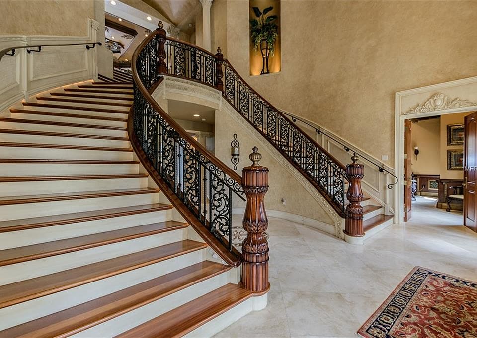1st image of 103 Carlyle Cir