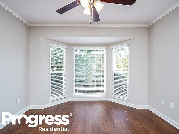 5th image of 111 White Oak Ct