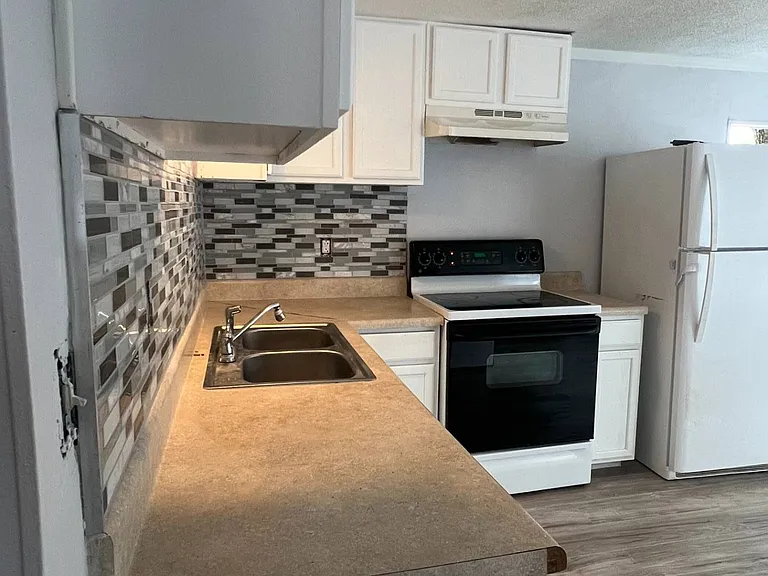 5210 State Road 33 N #30 — Photo 19