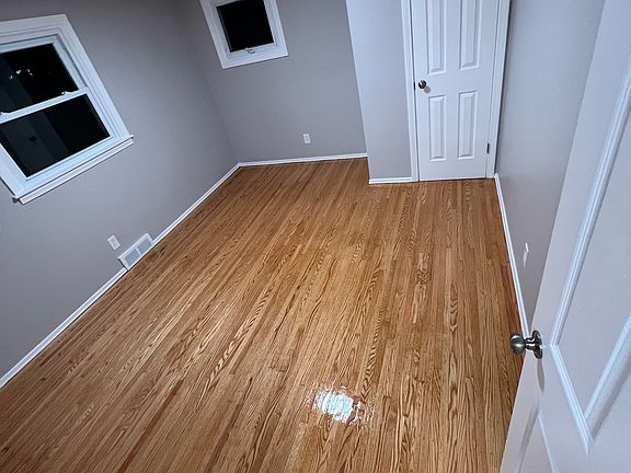 3rd image of 27 Edward Ln