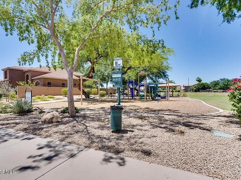 312 E Mesquite St — Photo 32