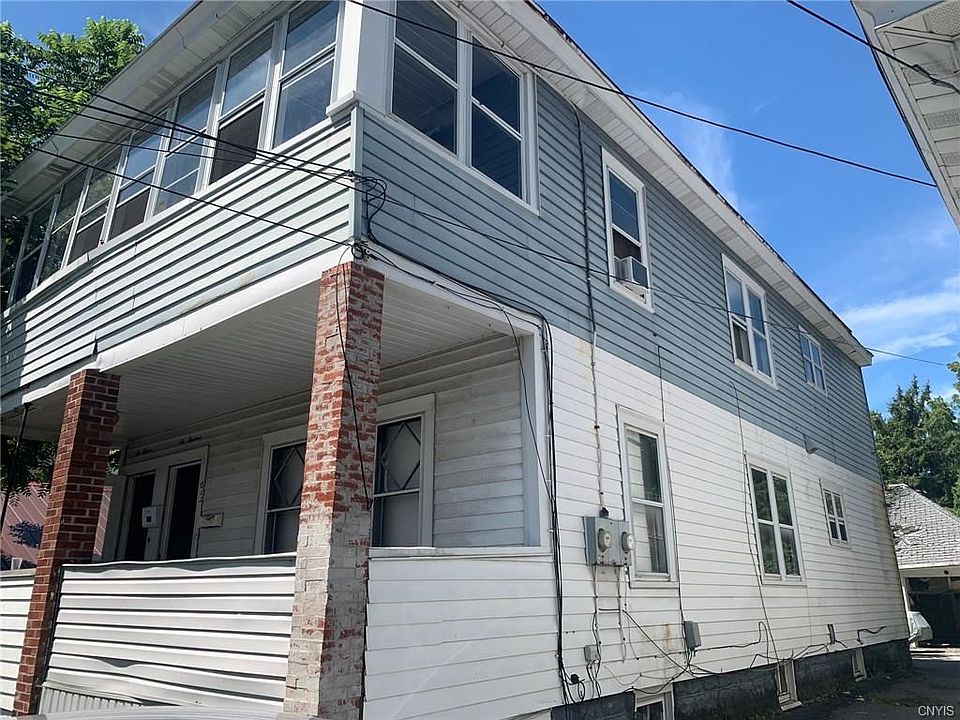 2nd image of 611 John St #13