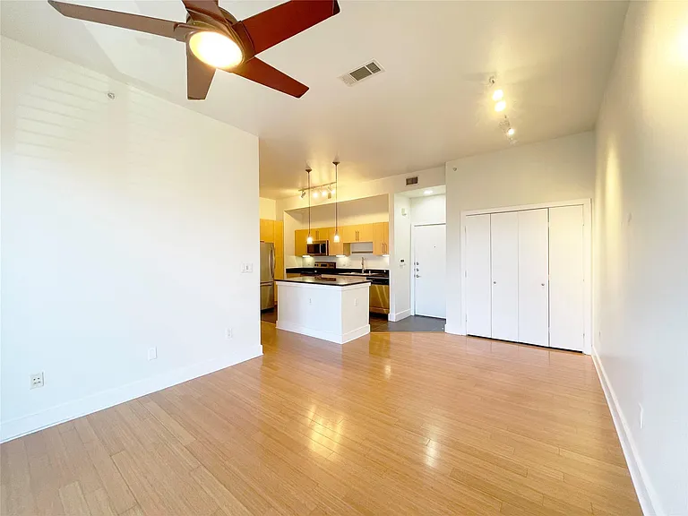 4605 Cedar Springs Rd #338 — Photo 4