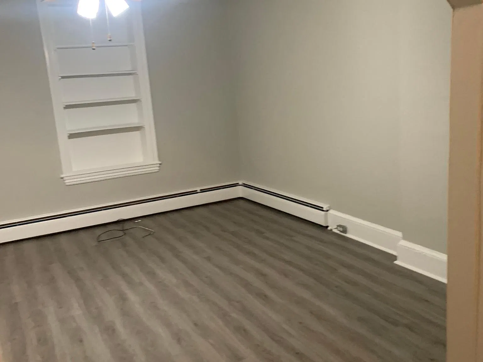 1 bed, 900 sqft, $1,300 — Photo 4