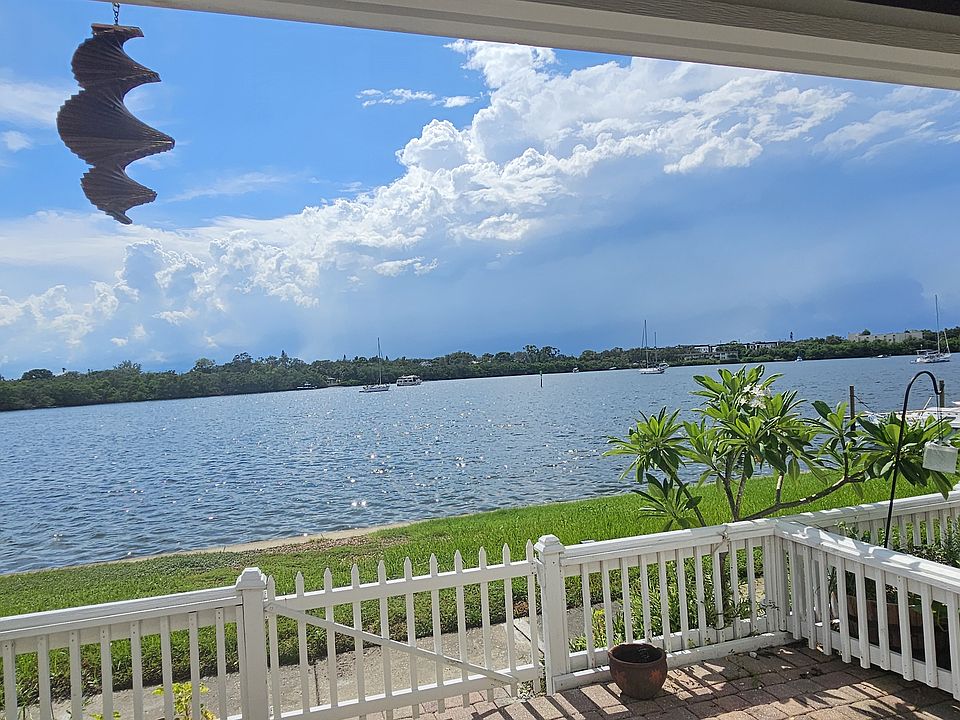 1st image of 3747 Pompano Dr SE