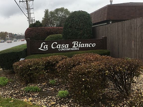 3rd image of 9802 Bianco Ter APT F
