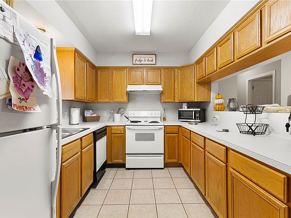 4th image of 2326 Pheasant Ln