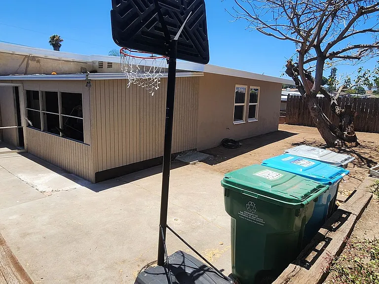 5904 Thorn St — Photo 23
