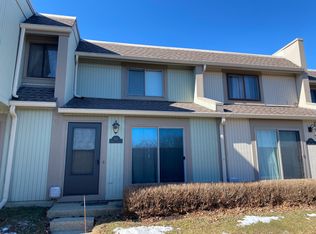 623 Robin Ct, Grayslake, IL