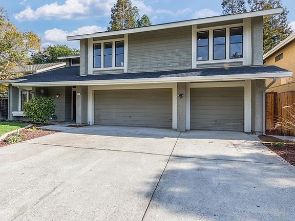 3rd image of 978 Rock Canyon Cir