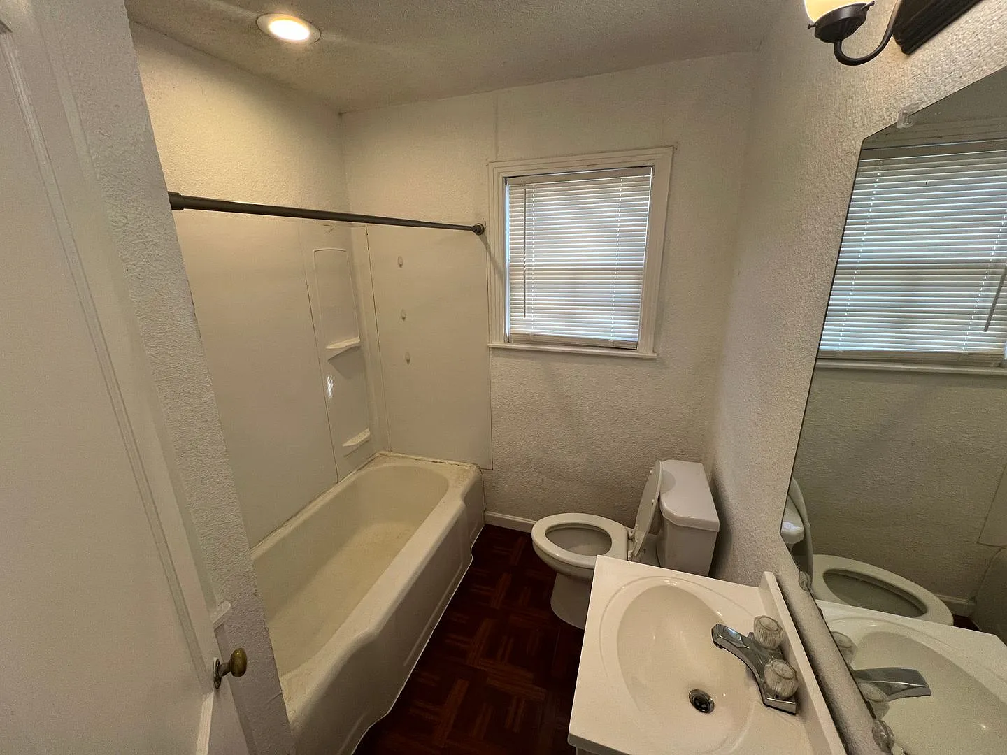 2 Bed 1 Bath Home — Photo 3