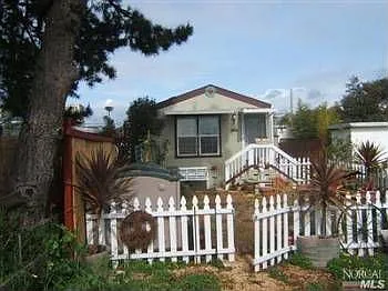 2000 Redwood Hwy Space 55 photo 1