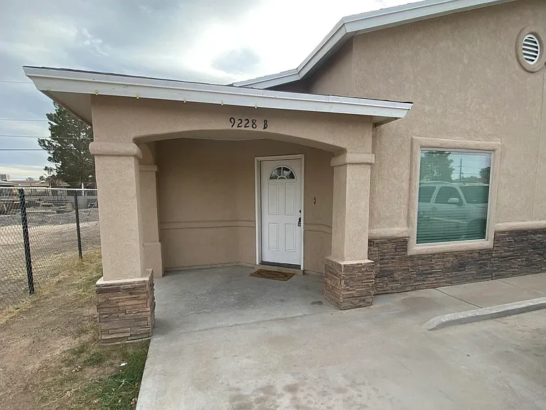 9228 San Lorenzo Ave #B — Photo 14