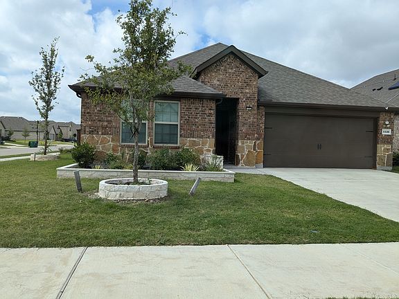 2nd image of 1125 Goldfinch Dr