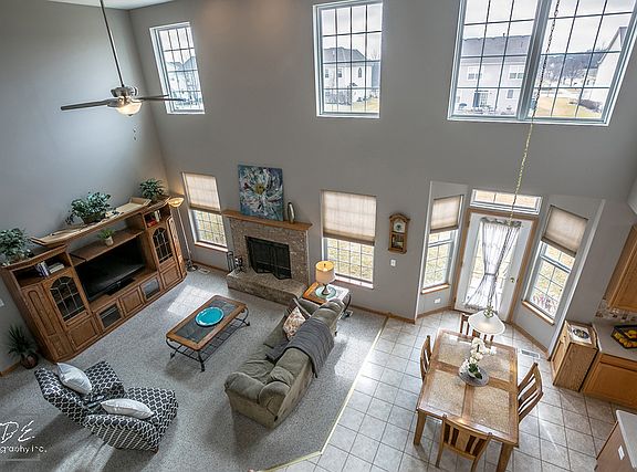 3rd image of 2776 Leonard Ln