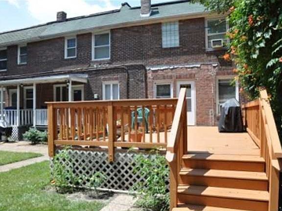 4th image of 1110 N Huron St