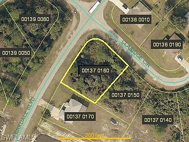 1st image of 350 Claridge Cir
