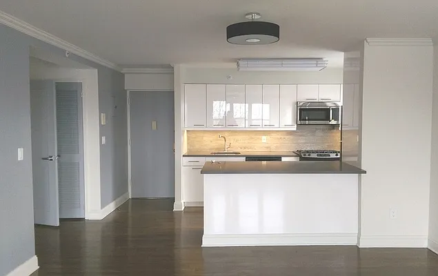 Rented by Realty Advisors Group | media 56