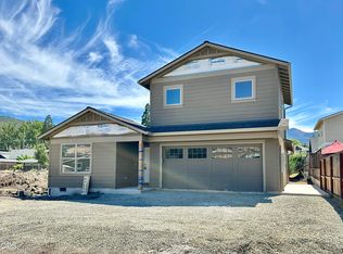 312 Lithia Ave, Talent, OR 97540