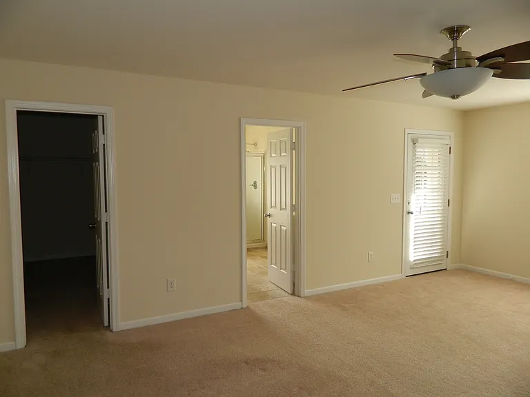 1027 Remington Oaks Cir — Photo 15
