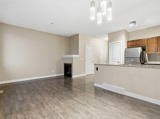 71 E Panatella Hl NW, Calgary, AB T3K0S7