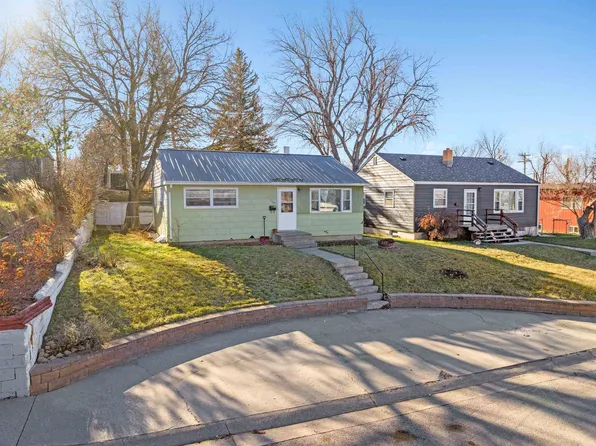 1106 Omaha St, Belle Fourche, SD 57717