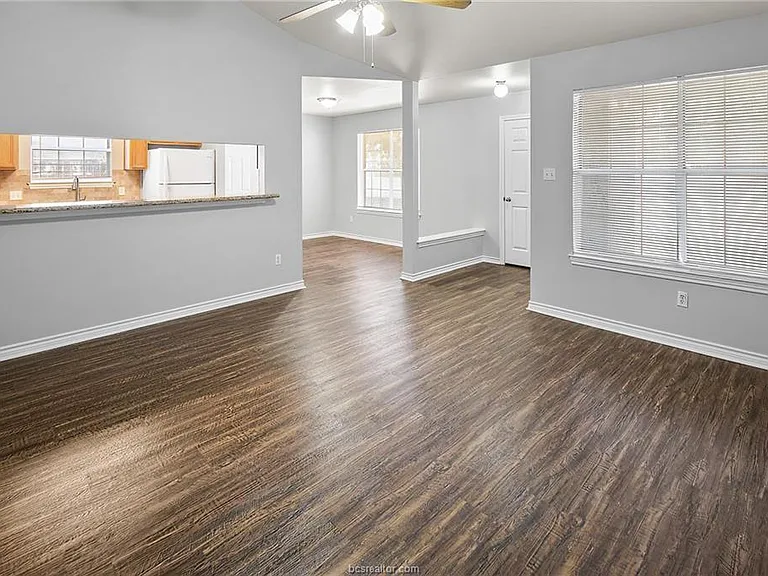 2022 Legacy Ln — Photo 2