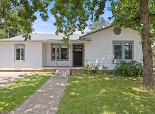 106 W Mulberry St, Fredericksburg, TX 78624