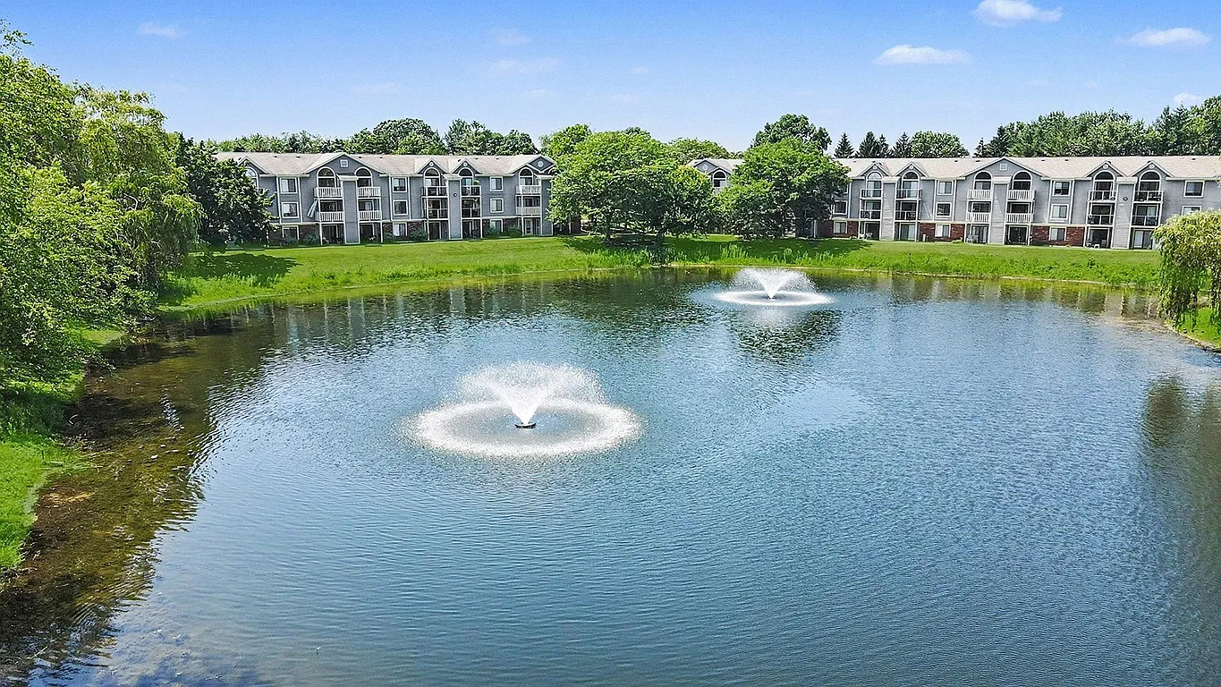 Byron Lakes Apartments — Photo 1