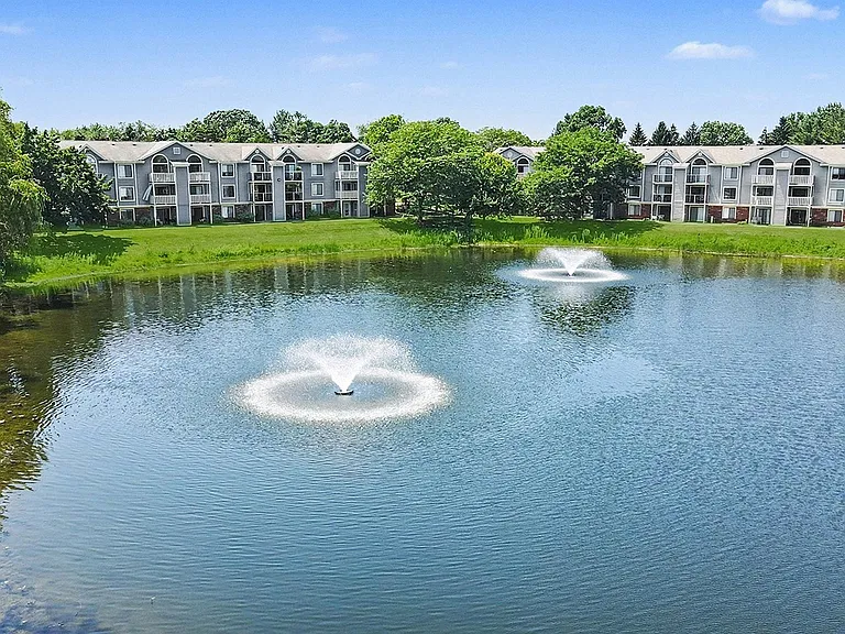 Byron Lakes Apartments — Photo 79