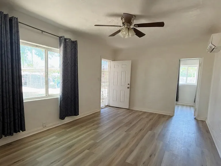 1049 E Fairmount Ave #3 — Photo 9