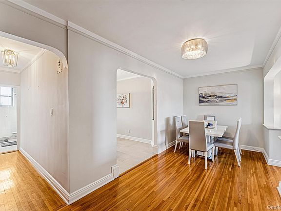 5th image of 8451 Beverly Road #6R