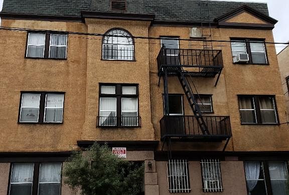 2nd image of 1326 W 11th St APT 301
