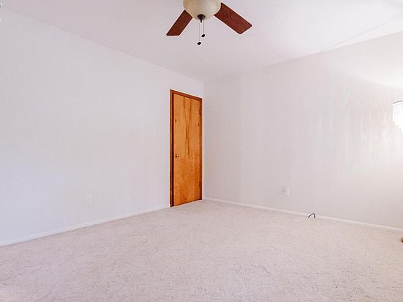 5th image of 4678 Hollyview Dr
